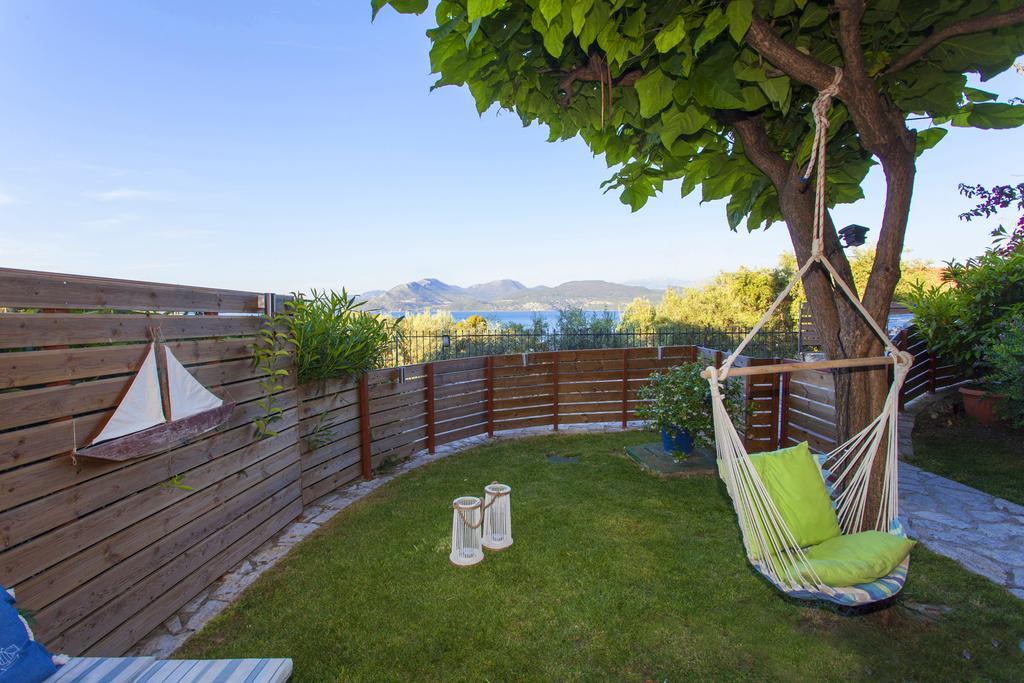 Apartment In Villa Rosebud Nikiana Exterior foto